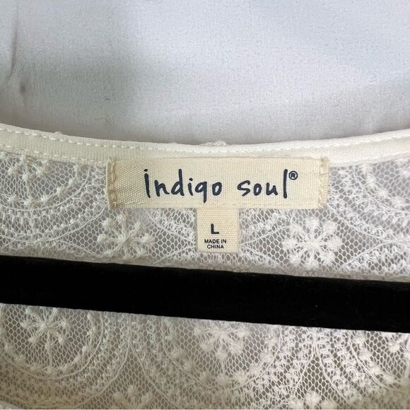 Indigo Soul Women’s L Lace Overlay Bell Sleeve Blouse - Picture 7 of 8